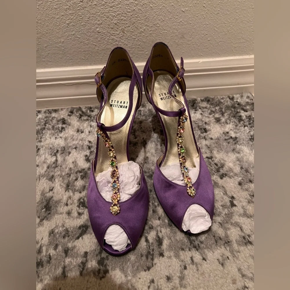 Stuart Weitzman Plum Satin Fabulosity Pumps. Size 8 - Picture 6 of 14